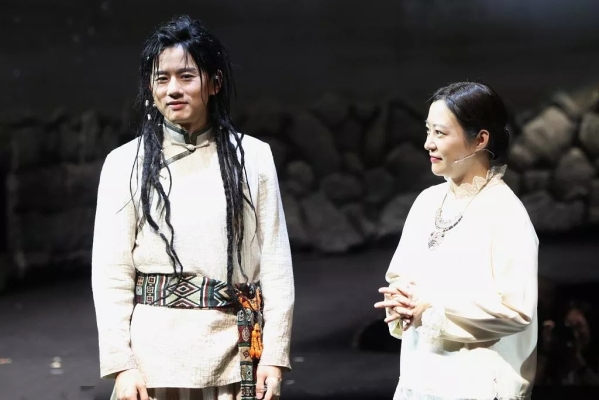 赤峰舞臺(tái)服裝專(zhuān)賣(mài)店電話號(hào)碼-第1張圖片