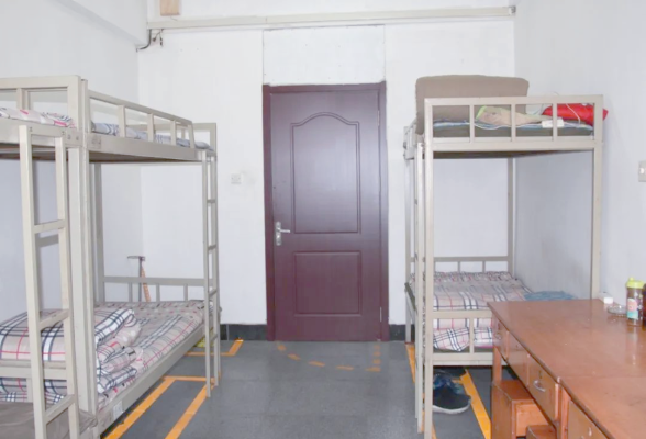 赤峰龍?jiān)措娏菊衅鸽娫捥?hào)碼-第1張圖片