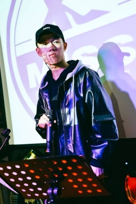 赤峰市哈日怒德酒吧電話號碼-第1張圖片