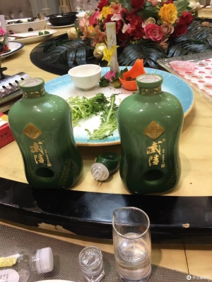 赤峰鴻運(yùn)酒行電話號(hào)碼查詢是多少-第1張圖片