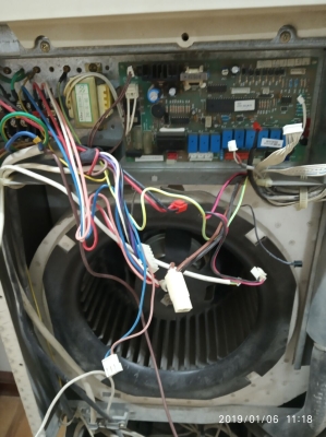 赤峰市曲屏維修店電話號(hào)碼-第1張圖片