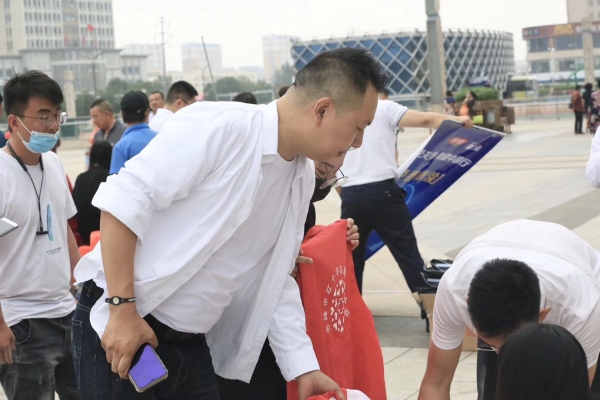 赤峰永業(yè)滑板廠電話多少號-第1張圖片