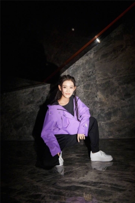 赤峰臟辮女理發(fā)師電話號碼-第1張圖片