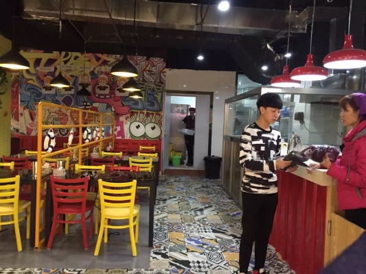 赤峰華聯(lián)三樓電話地址查詢號碼-第1張圖片