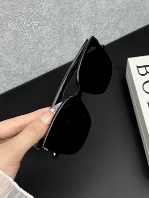 赤峰暴龍墨鏡專賣店電話號(hào)碼-第1張圖片