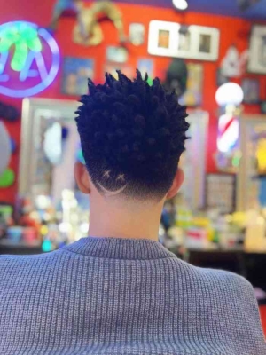 赤峰臟辮美發(fā)店電話地址查詢-第1張圖片