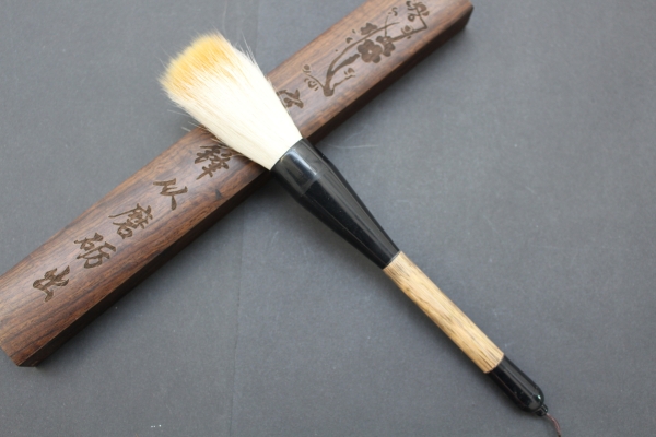 赤峰毛筆批發(fā)電話號(hào)碼多少號(hào)-第1張圖片