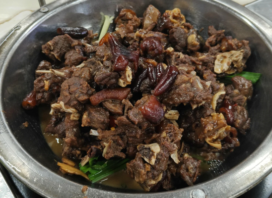 赤峰君峰狗肉店電話多少號(hào)-第1張圖片