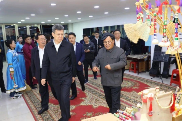 赤峰市市長(zhǎng)孟憲東電話-第1張圖片