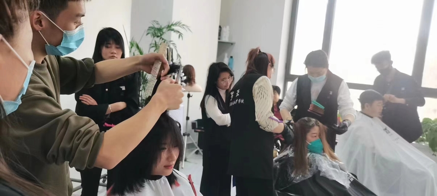 赤峰尚藝美發(fā)電話多少號-第1張圖片