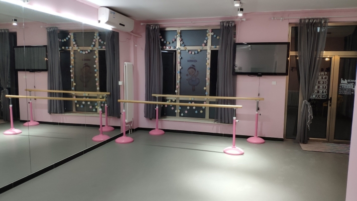 紅蘋果藝術(shù)培訓中心怎么樣-第1張圖片