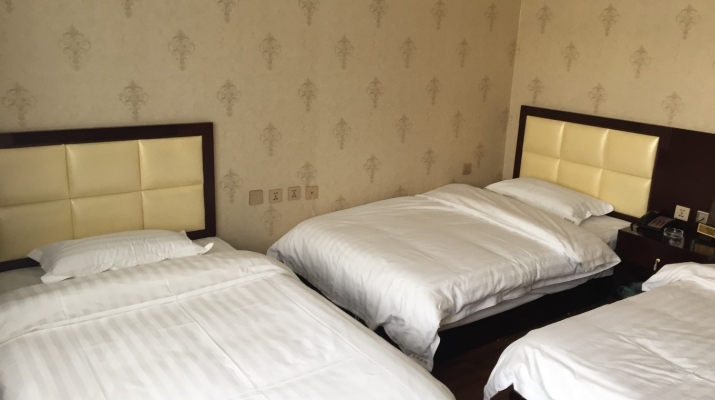 赤峰市平莊商務(wù)賓館電話號碼-第1張圖片