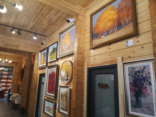 赤峰眾聯(lián)廣場招人電話是多少號(hào)-第1張圖片