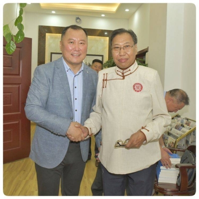 赤峰娜仁美容店電話地址查詢-第1張圖片