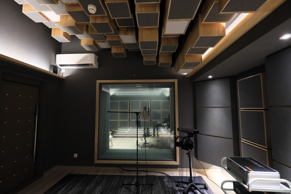 赤峰錄音棚招聘電話號(hào)碼查詢-第1張圖片