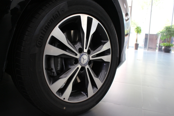 赤峰保姆車4s店電話號(hào)碼-第1張圖片