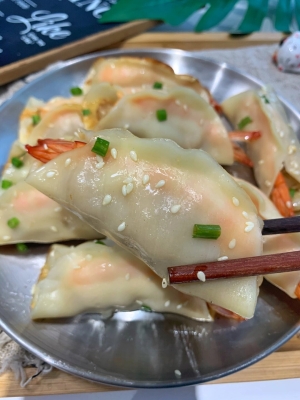 赤峰鮮蝦餃子店電話號碼多少-第1張圖片