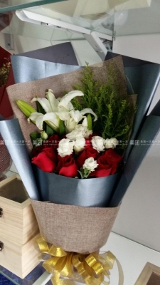 赤峰百合田園花店地址電話號(hào)碼-第1張圖片