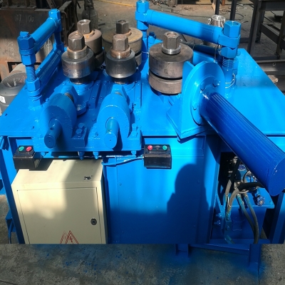 赤峰折彎?rùn)C(jī)廠家電話(huà)地址查詢(xún)-第1張圖片