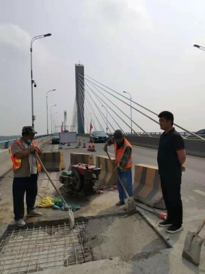 赤峰修補(bǔ)口紅專賣店電話號(hào)碼-第1張圖片