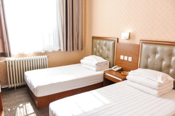 赤峰清真農(nóng)家樂(lè)電話多少號(hào)-第1張圖片