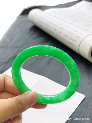 赤峰摘玉鐲子電話號(hào)碼查詢-第1張圖片