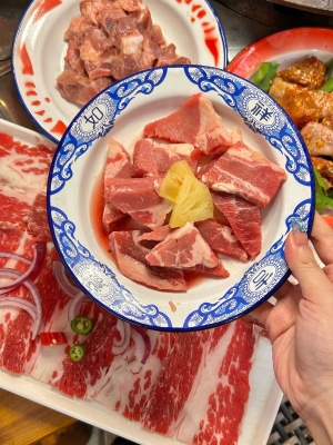 赤峰韓式地?cái)偪救獾觌娫捥?hào)碼-第1張圖片