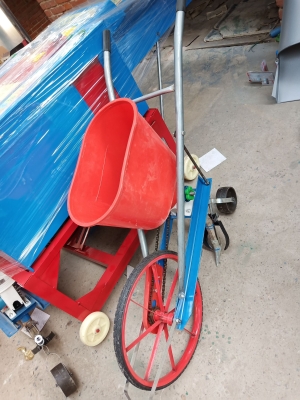 赤峰玉米播種機(jī)電話多少號-第1張圖片