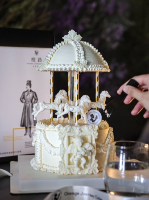 赤峰旋轉(zhuǎn)蛋糕店電話多少號-第1張圖片