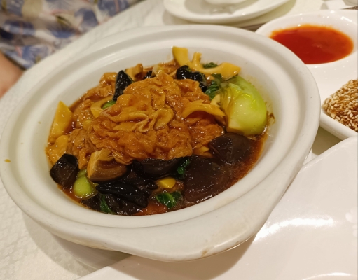 赤峰市內(nèi)大飯店電話多少號-第1張圖片