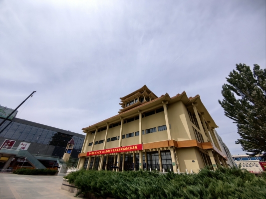 赤峰美術(shù)學(xué)校咨詢電話是多少號-第1張圖片