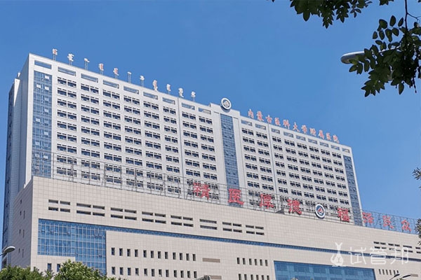 赤峰市醫(yī)院住院樓電話號碼是多少-第1張圖片