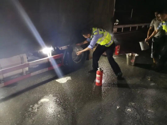 赤峰貨車爆胎修理電話號(hào)碼-第1張圖片