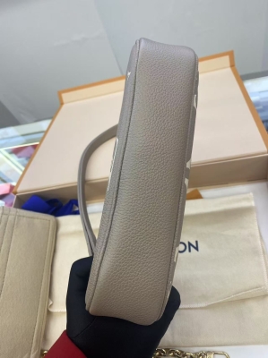 赤峰回收包包電話號碼多少-第1張圖片