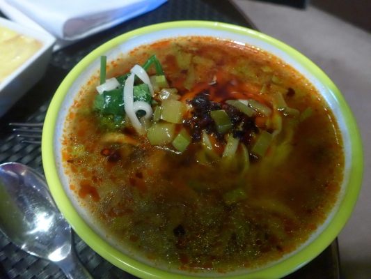 赤峰山腳下酒店電話號碼-第1張圖片