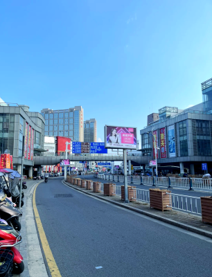 赤峰服裝批發(fā)市場(chǎng)有哪些-第1張圖片