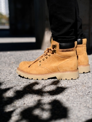 赤峰大黃靴修復(fù)內(nèi)襯店電話號碼-第1張圖片