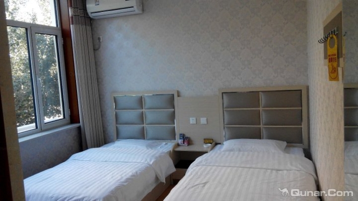 赤峰賓館對鏡拍酒店電話是多少-第1張圖片