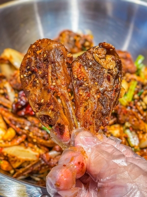 赤峰麻辣干鍋鴨頭店電話號碼-第1張圖片