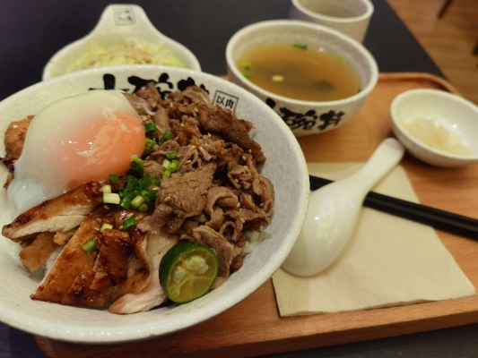 赤峰市快餐便當(dāng)?shù)觌娫捥柎a-第1張圖片