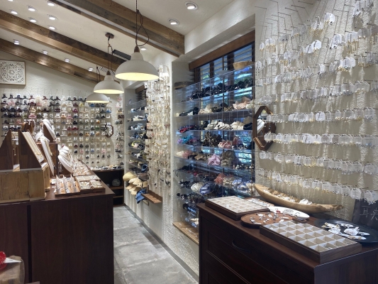 赤峰飾品甩貨電話號(hào)碼查詢-第1張圖片