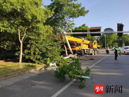 赤峰吊車司機(jī)電話號(hào)碼查詢-第1張圖片