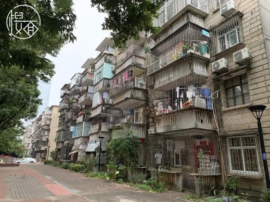 赤峰小春天服裝店電話號(hào)碼-第1張圖片