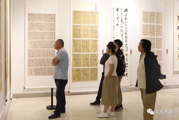 赤峰美術(shù)館招聘信息電話號(hào)碼-第1張圖片