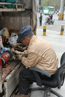 赤峰市磨剪刀師傅電話號(hào)碼-第1張圖片