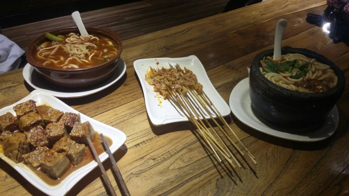 赤峰華聯(lián)盒飯電話號(hào)碼多少號(hào)-第1張圖片