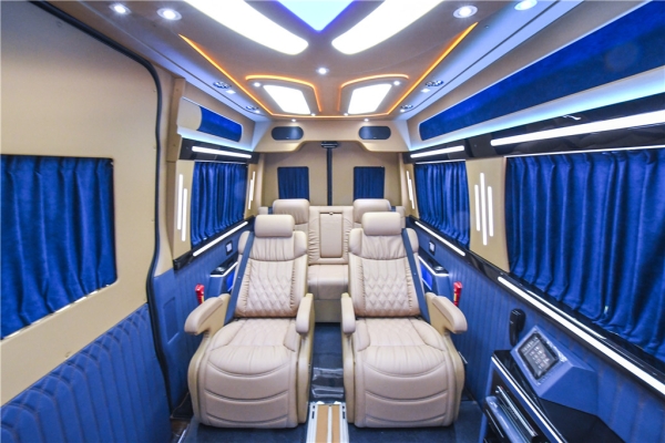 赤峰商務(wù)車中門維修電話號碼-第1張圖片