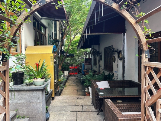 赤峰路邊攤釀皮店電話號(hào)碼-第1張圖片