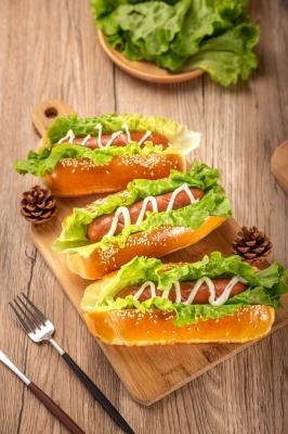 赤峰熱狗面包店地址電話號碼-第1張圖片