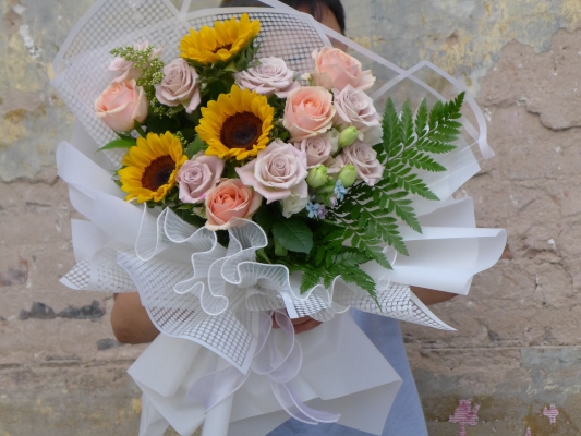 赤峰愛(ài)之戀鮮花店電話號(hào)碼-第1張圖片